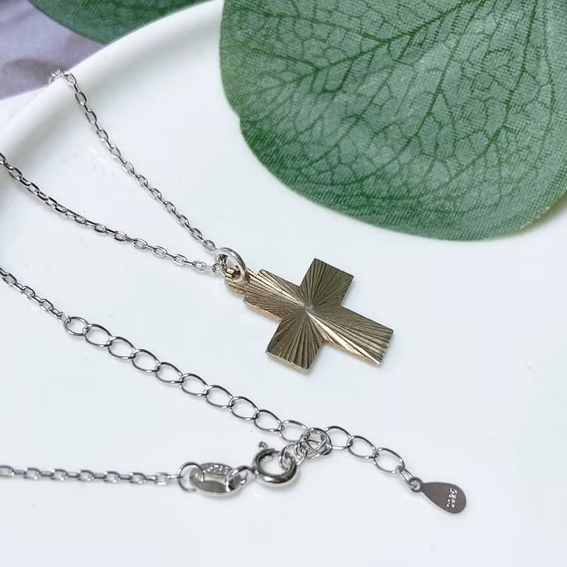 【 西洋古董飾品 】純銀錯視綻放十字架 光澤角度閃現 禮物 項鍊