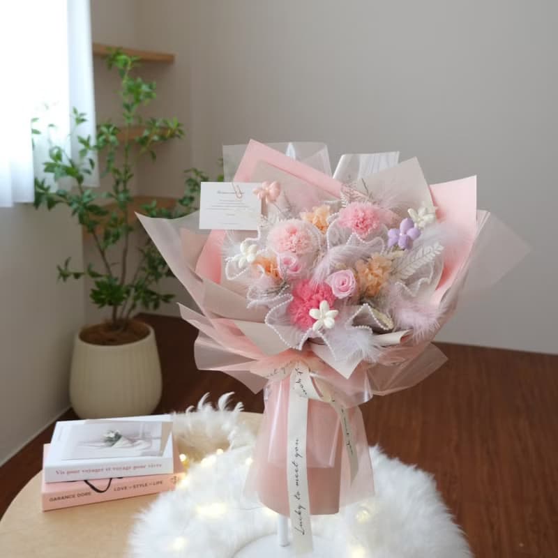 愛的呢喃 粉色康乃馨永生花束