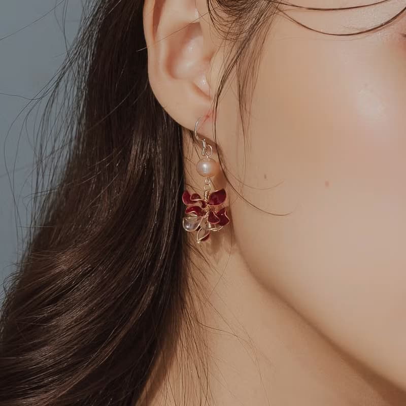 【捧花-深邃紅】垂墜耳環 | 水晶花飾品