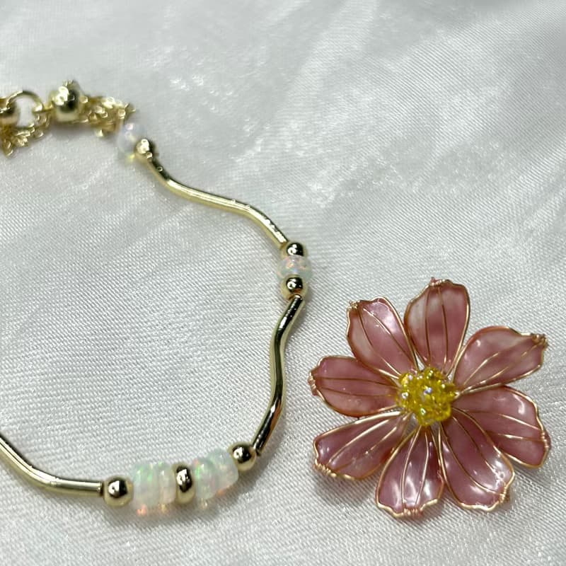 【粉色波斯菊x蛋白石 - 水晶花手鏈】十月生日花 生日石 花言日和