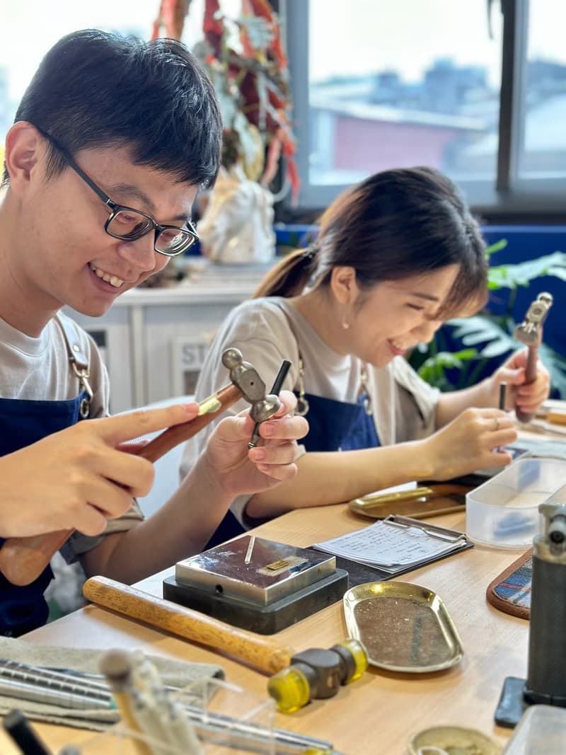 【體驗】台北大稻埕-金工手作純銀戒指-中英粵語/文化幣可/小班制