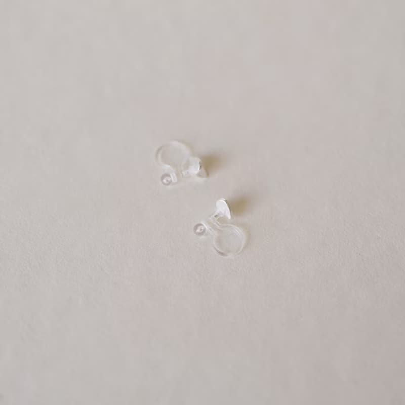 小さなハートのピアス / イヤリングクリップ