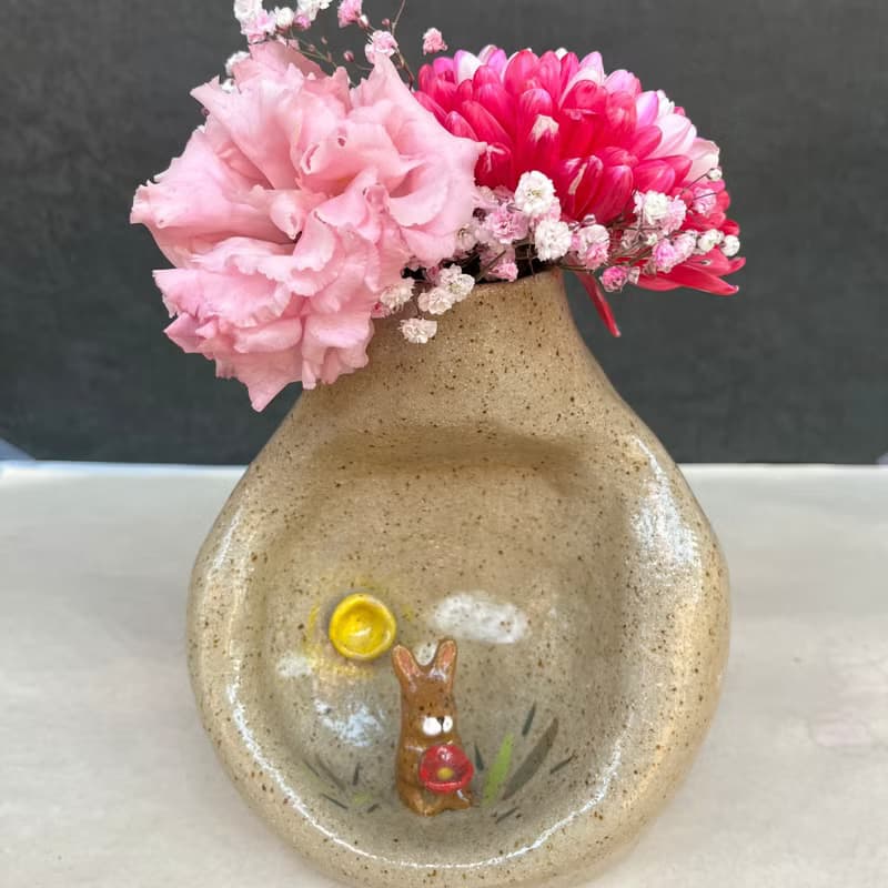 A Lu 兔兔大陶花器/禮物/手作手繪 採美國進口陶土 原創僅此一件