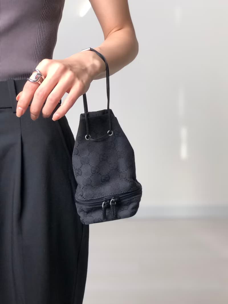 【 日本直送　名牌中古包 】GUCCI グッチ GG ハンドバッグ ブラック キャンバス ミニ巾着 vintage ヴィンテージ オールド yxamig