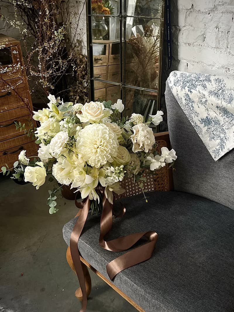 SCwedding新娘手綁花束 奶油暖白系自然風格 附質感飄逸長絲帶