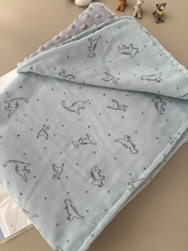 莫蘭迪藍小恐龍  寶寶荳荳絨毯 嬰兒手作 新生兒禮