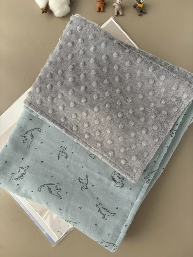 莫蘭迪藍小恐龍  寶寶荳荳絨毯 嬰兒手作 新生兒禮