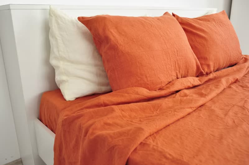 Burnt orange linen sheet set / Flat+fitted sheet+2 pillowcases / Orange bedding