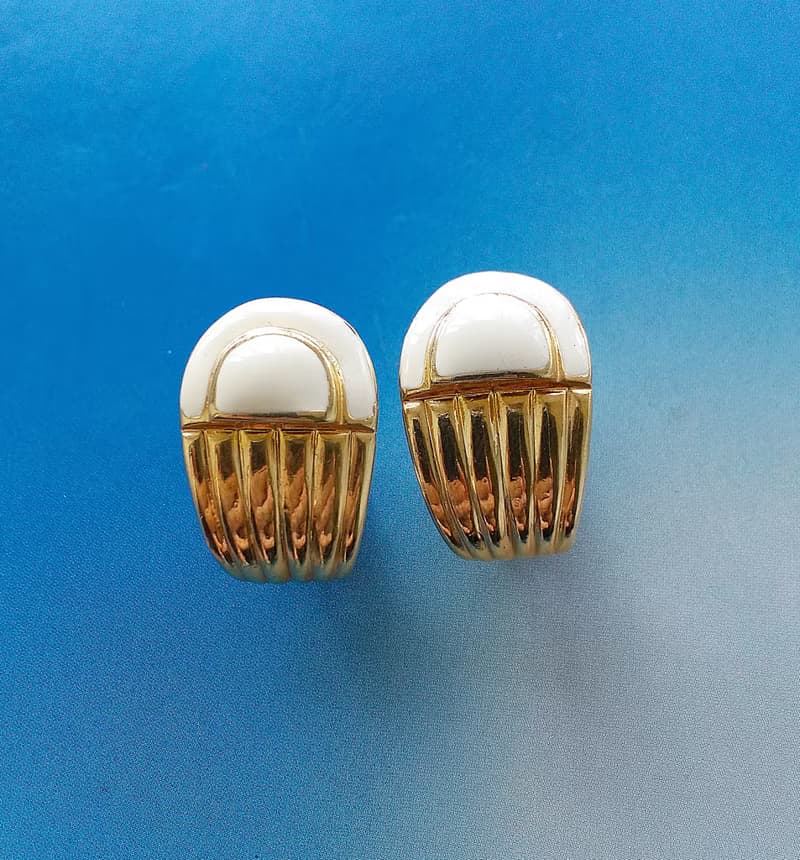 Vintage Jewelry 西洋古董飾品 奶油色調 指甲片片 夾式耳環