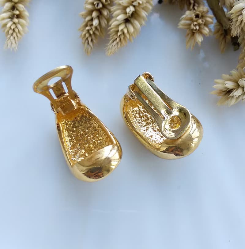 Vintage Jewelry 西洋古董飾品 奶油色調 指甲片片 夾式耳環