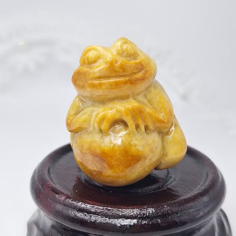 溫潤黃翡手工雕刻瓜瓜來財擺件 |天然緬甸玉A貨翡翠