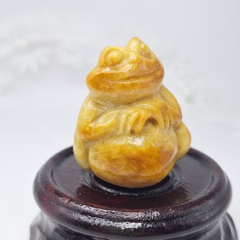 溫潤黃翡手工雕刻瓜瓜來財擺件 |天然緬甸玉A貨翡翠