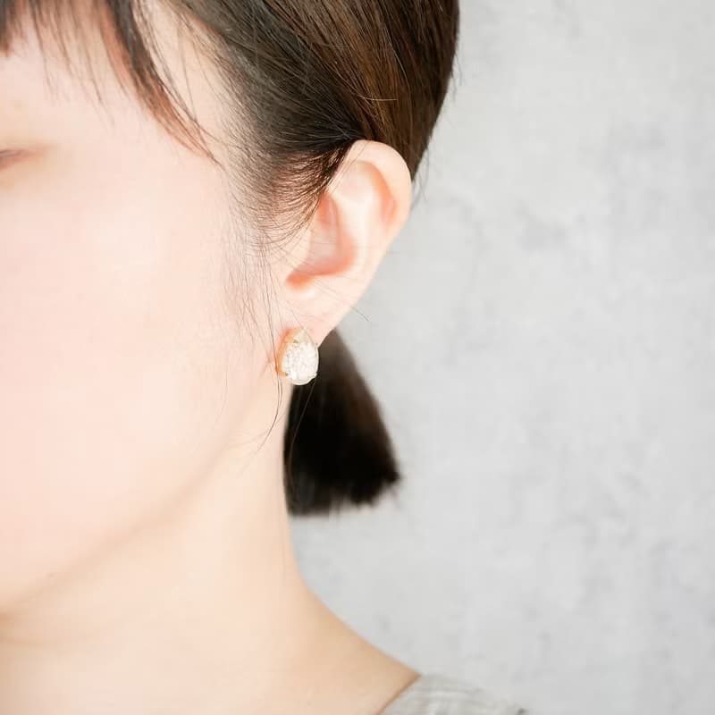 ビジュードロップ/レースフラワーのイヤリング
