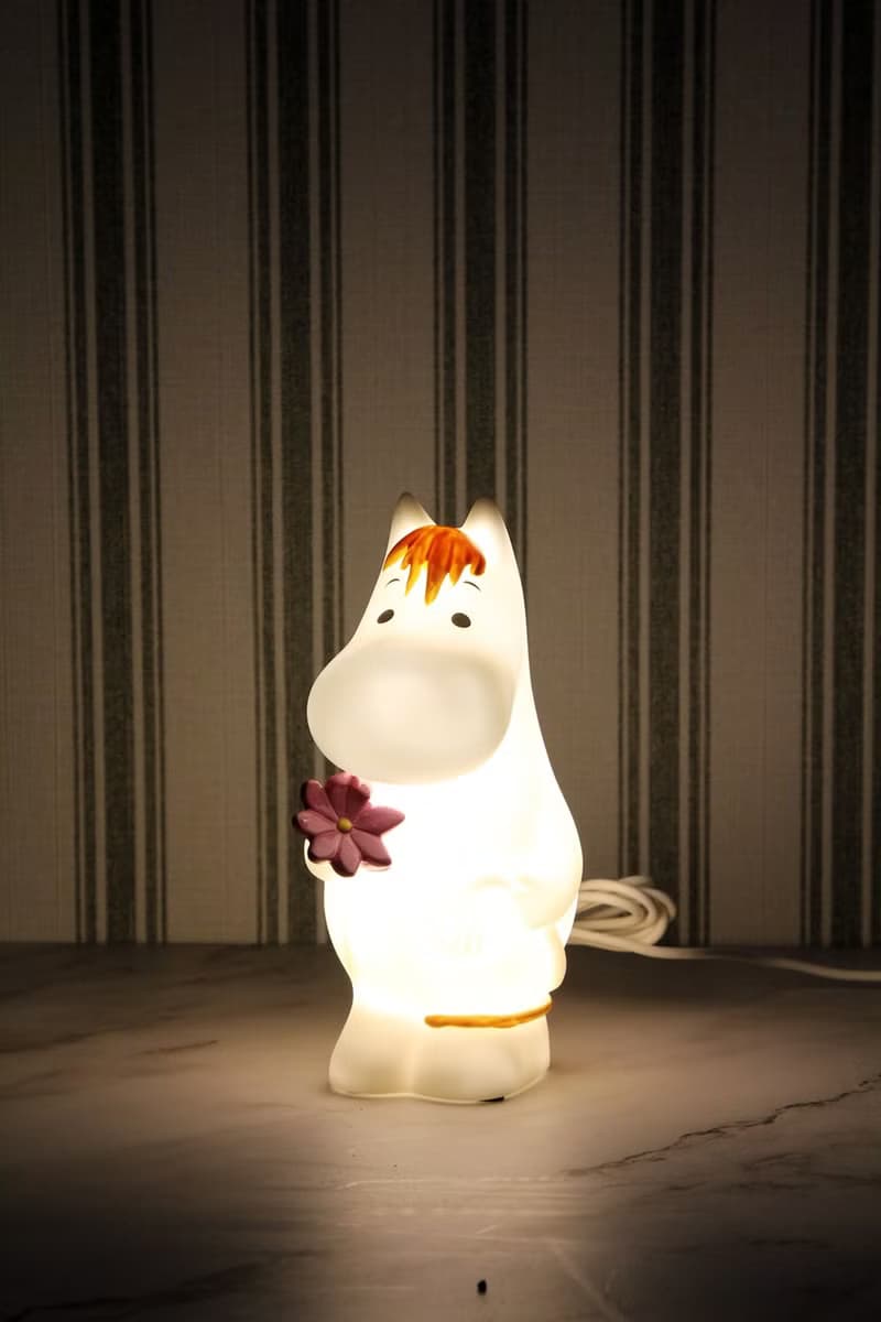 英國嚕嚕米Moomin拿著紫色小花LED小夜燈
