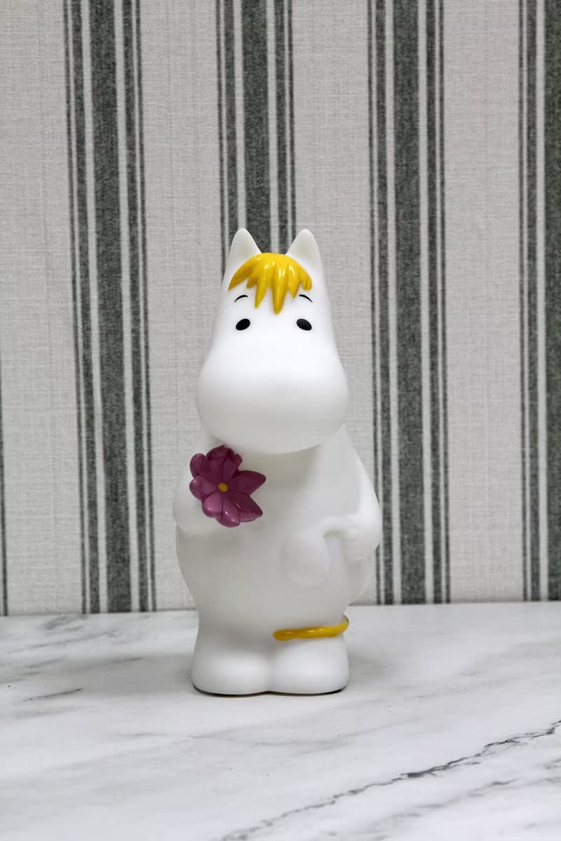 英國嚕嚕米Moomin拿著紫色小花LED小夜燈