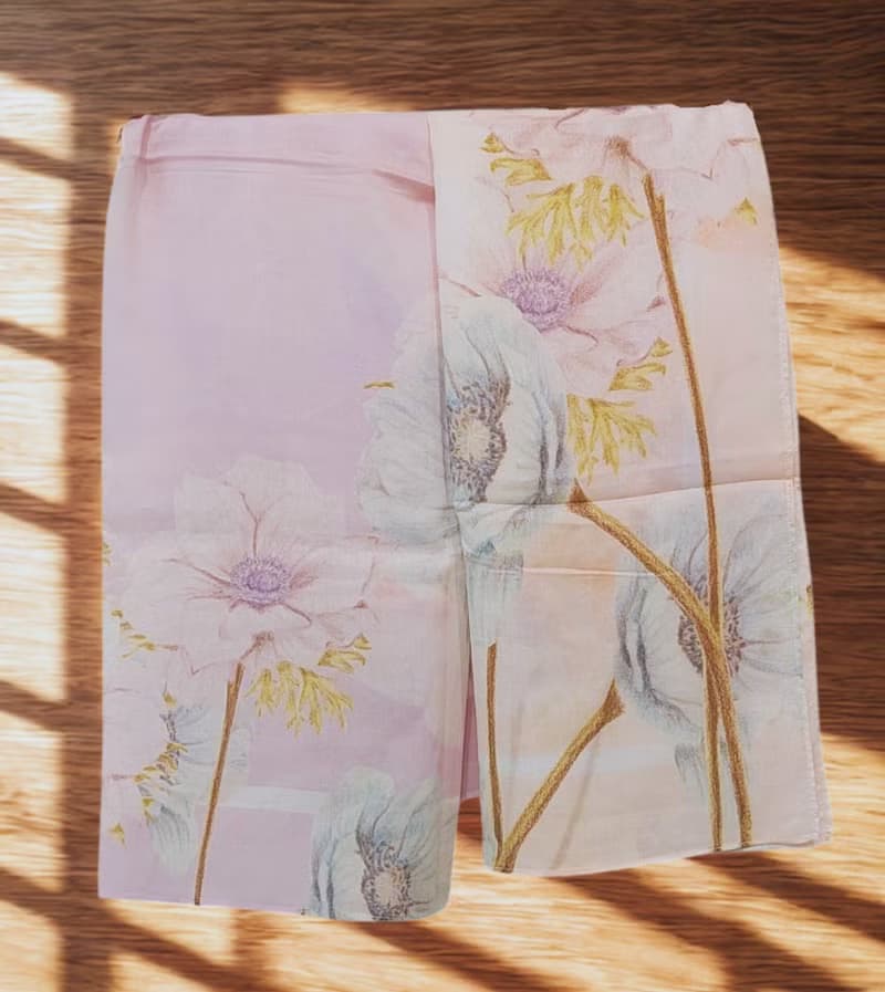 Jennie Tsai - 粉嫩嫩花朵系列  淡雅粉方型絲巾