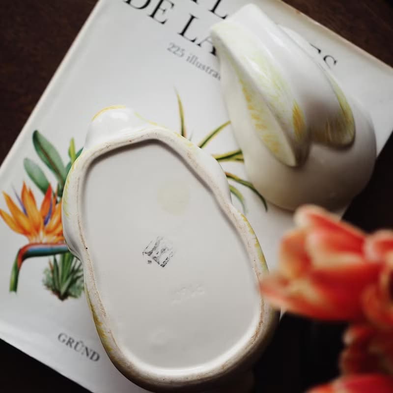 二十世紀 葡萄牙Secla 手工制作 兔子陶瓷盒子