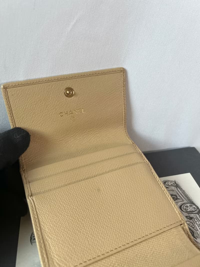 Chanel香奈兒雙C小圓標奶茶色短夾原裝盒錢包 日本中古二手