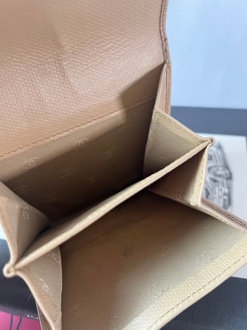 Chanel香奈兒雙C小圓標奶茶色短夾原裝盒錢包 日本中古二手