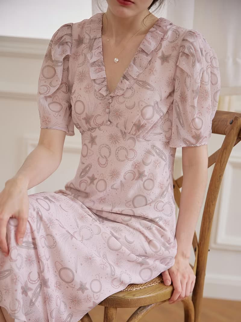 【SR全館一件包郵】Rylee 裸粉色泡泡短袖印花洋裝