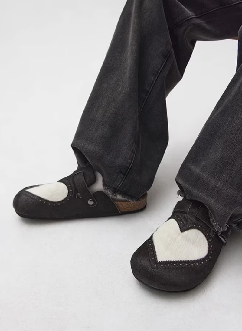 Heart Closed-Toe Slides 愛心長毛雕花包頭皮鞋