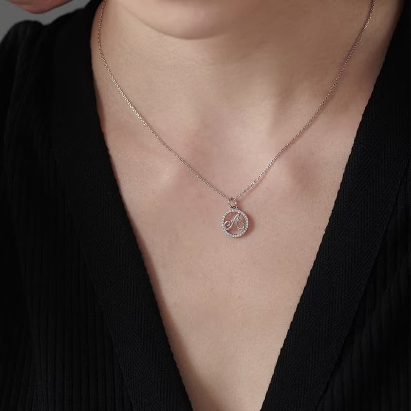 星鑽圍繞英文字母項鍊 鑲鑽項鍊/銀色/獨一無二