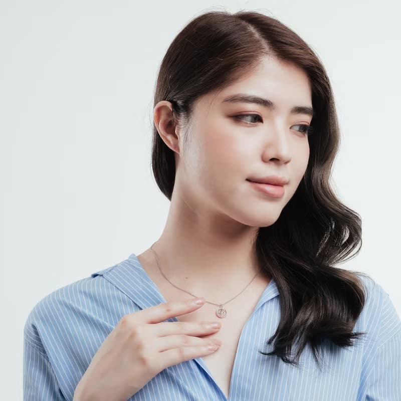 星鑽圍繞英文字母項鍊 鑲鑽項鍊/銀色/獨一無二