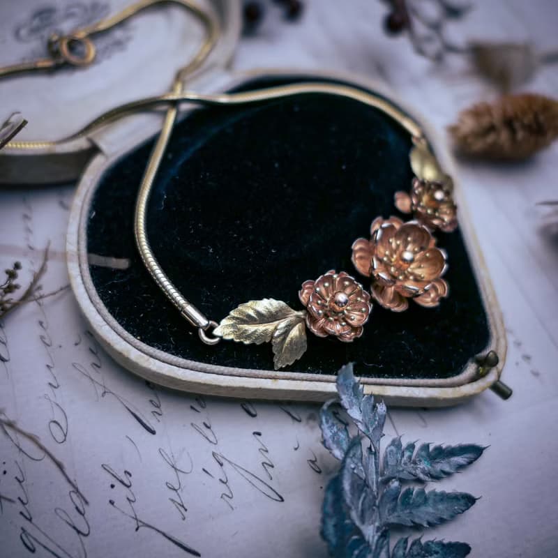 Krementz 大小雙色野玫瑰項鍊－美國古董首飾 Vintage Jewelry