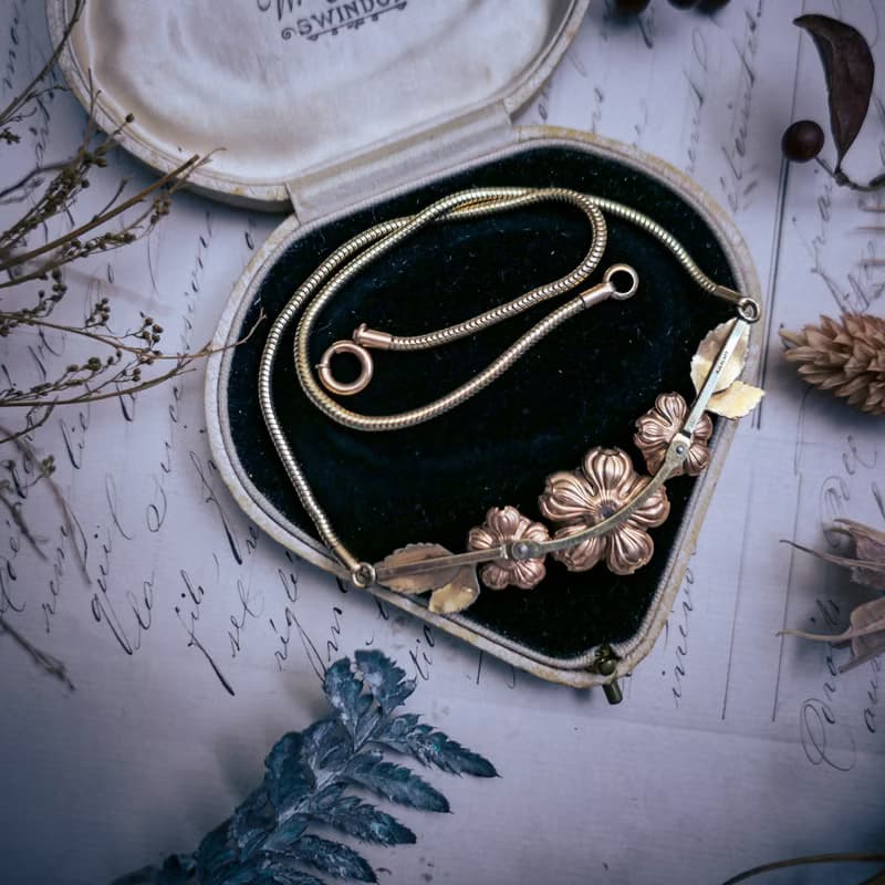 Krementz 大小雙色野玫瑰項鍊－美國古董首飾 Vintage Jewelry