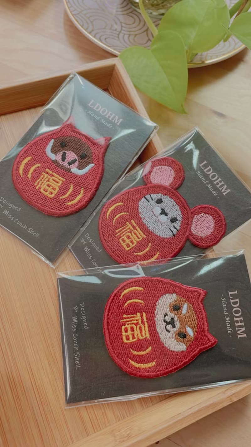 【日本達摩 12生肖】蛇年 福氣達摩 刺繡貼紙 行李箱裝飾