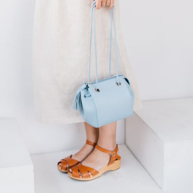 CUDDLE BAG - WOMEN CUTE MINIMAL LEATHER HANDBAG/ SHOULDER BAG - LIGHT BLUE
