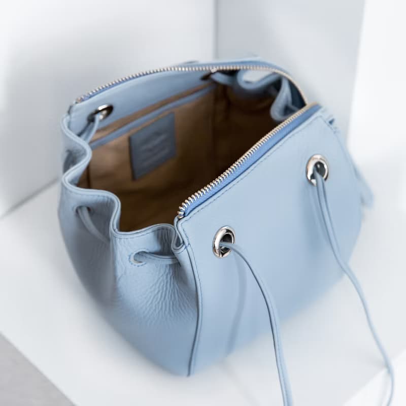 CUDDLE BAG - WOMEN CUTE MINIMAL LEATHER HANDBAG/ SHOULDER BAG - LIGHT BLUE