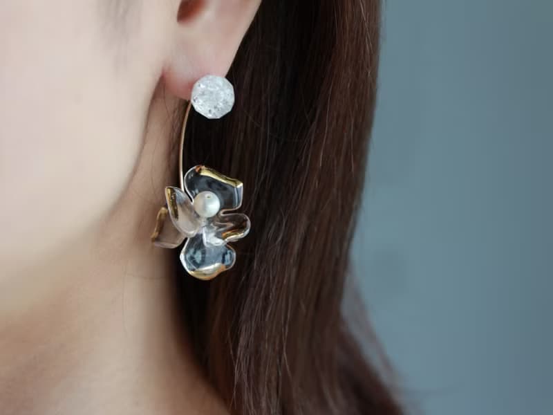14kgf-Clear flower back × crack crystal pierced earrings