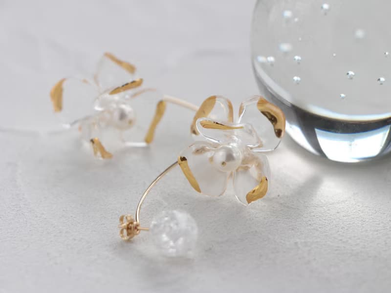 14kgf-Clear flower back × crack crystal pierced earrings