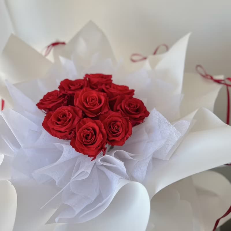 SEE 看見花藝設計 | 永生花 | 玫瑰 | 紅色夢幻不凋花束