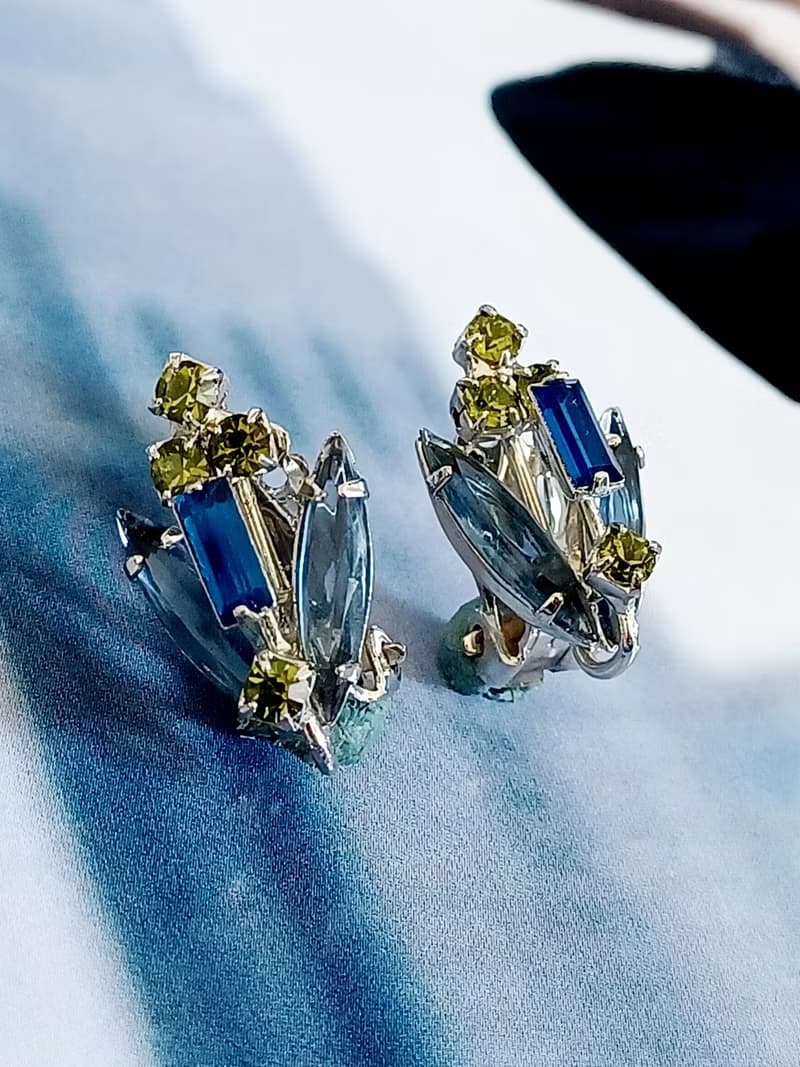 vintage jewelry 古董立體萊茵石花束 夾式耳環
