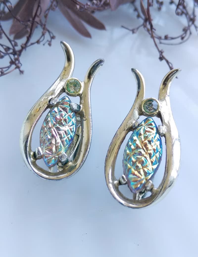 Vintage Jewelry 西洋古董飾品 EMMONS 銀色調 七彩馬眼 夾式耳環