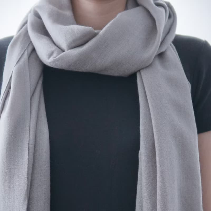 【保暖道具】喀什米爾 Cashmere 羊毛圍巾 - 淺灰