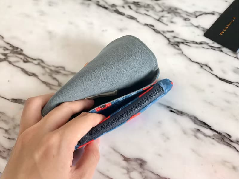 手作三層零錢包。藤蔓花。深藍