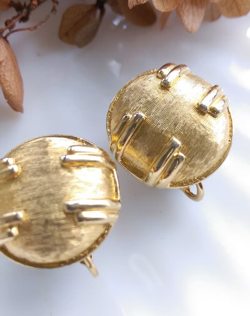 Vintage Jewelry 西洋古董飾品 BOUCHER 金色調 摩登 夾式耳環
