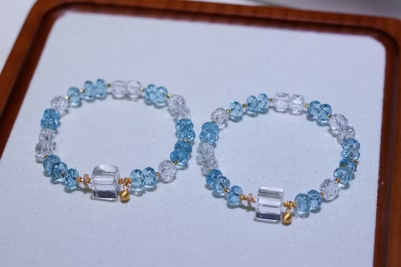 天然藍托帕手鏈搭配白水晶方糖藍色水晶手鏈五行補水情侶禮物輕奢