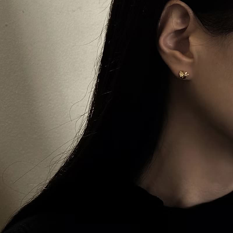 Mini Angular Heart earring 14k