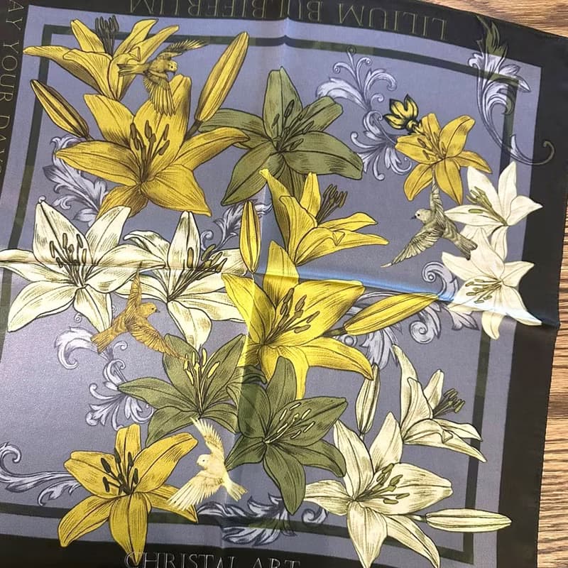 50cm角_silkscarf_イエローリリー 柄のスカーフ　ChristalART