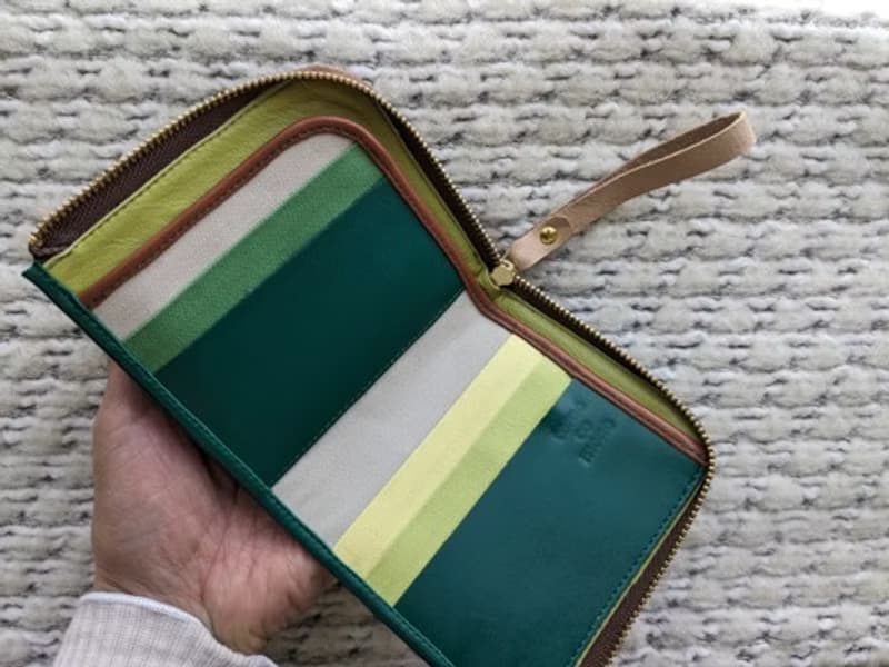 Pinkoi 代購 -  刺繡皮革錢包「GARDEN」GREEN（牛皮）雙折錢包