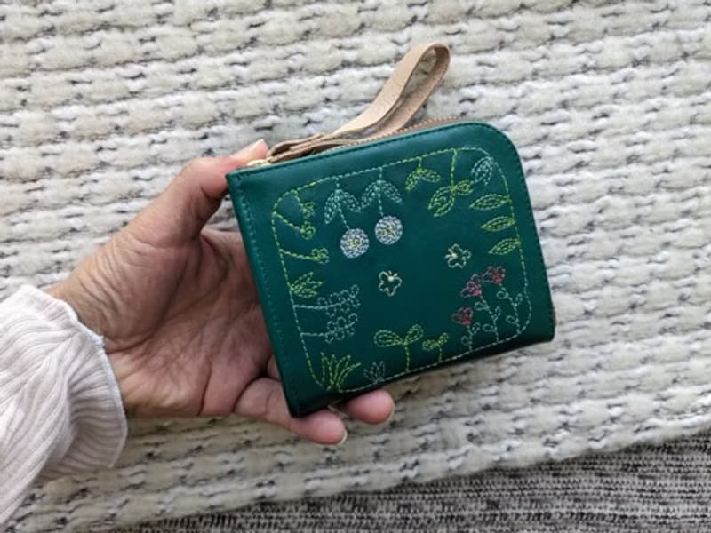 Pinkoi 代購 -  刺繡皮革錢包「GARDEN」GREEN（牛皮）雙折錢包