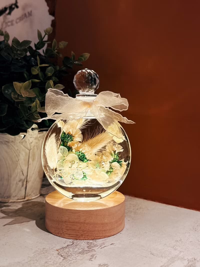 嵐緹花香室 浪漫永生花浮游花燈 生日禮物/永生花/母親節禮物