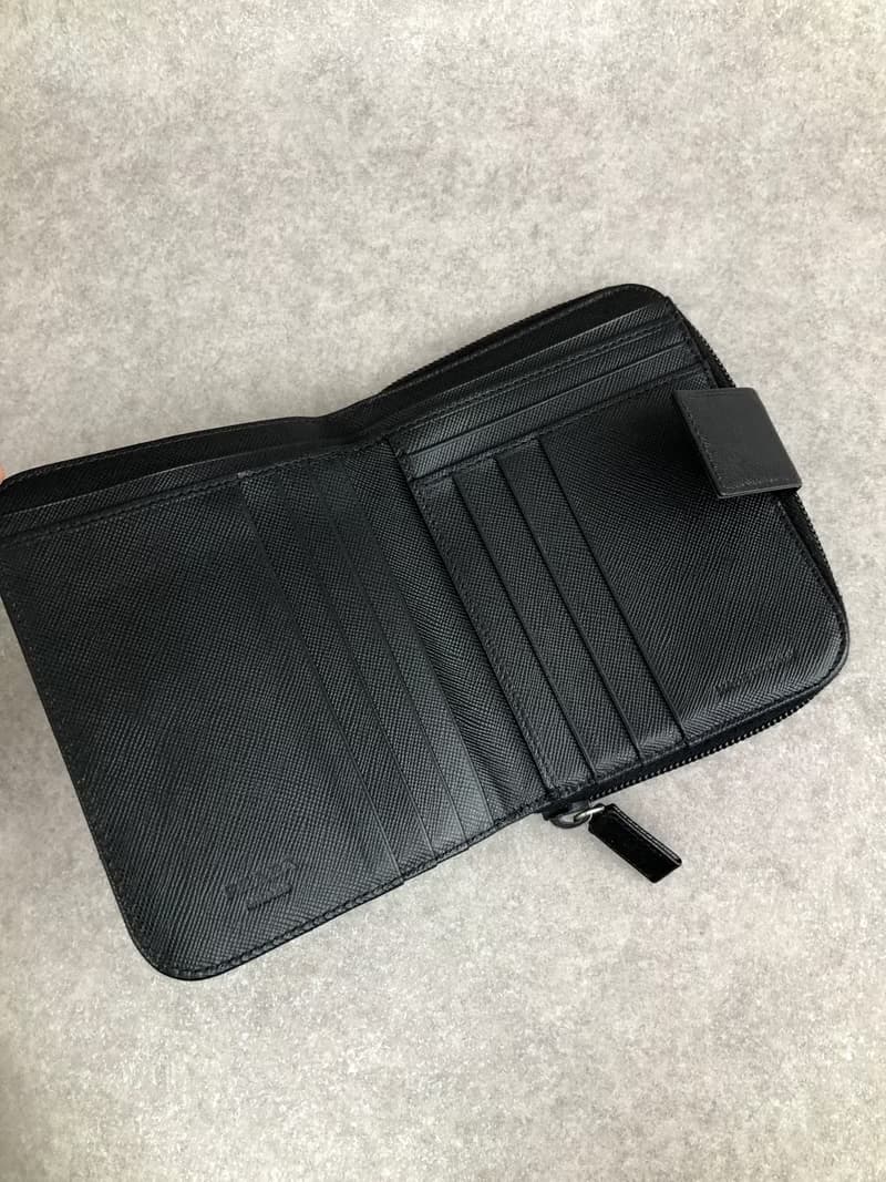 【 日本直送　名牌中古包 】PRADA プラダ 財布 ブラック トライアングルロゴ サフィアーノレザー ラウンドファスナー vintage 5i3x78