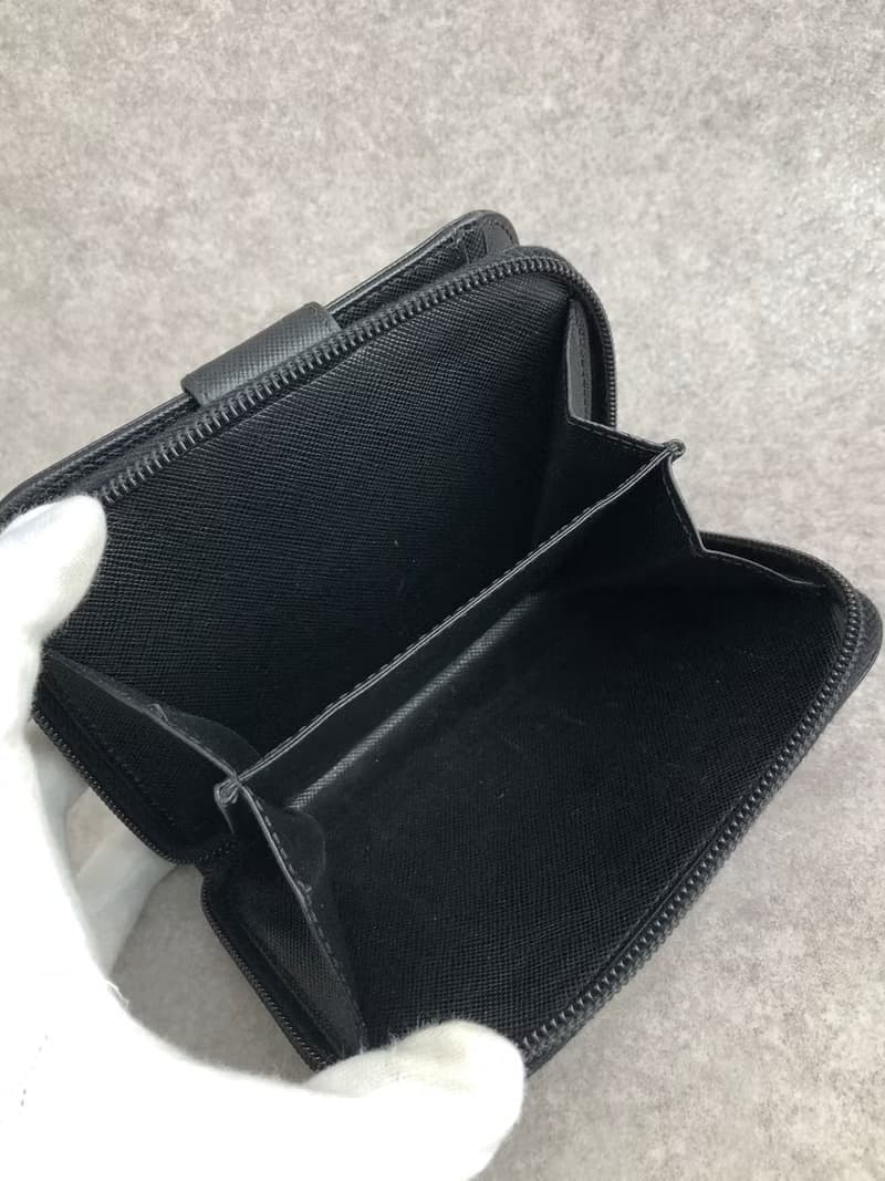 【 日本直送　名牌中古包 】PRADA プラダ 財布 ブラック トライアングルロゴ サフィアーノレザー ラウンドファスナー vintage 5i3x78