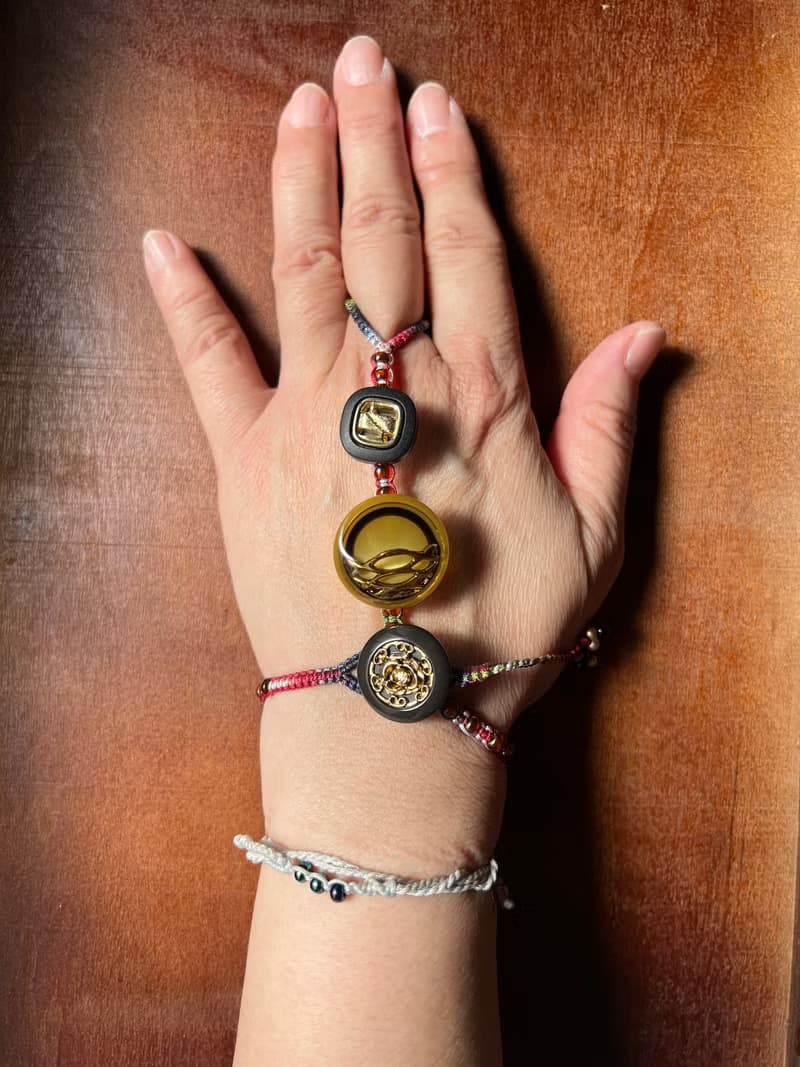 フィンガーブレスレット