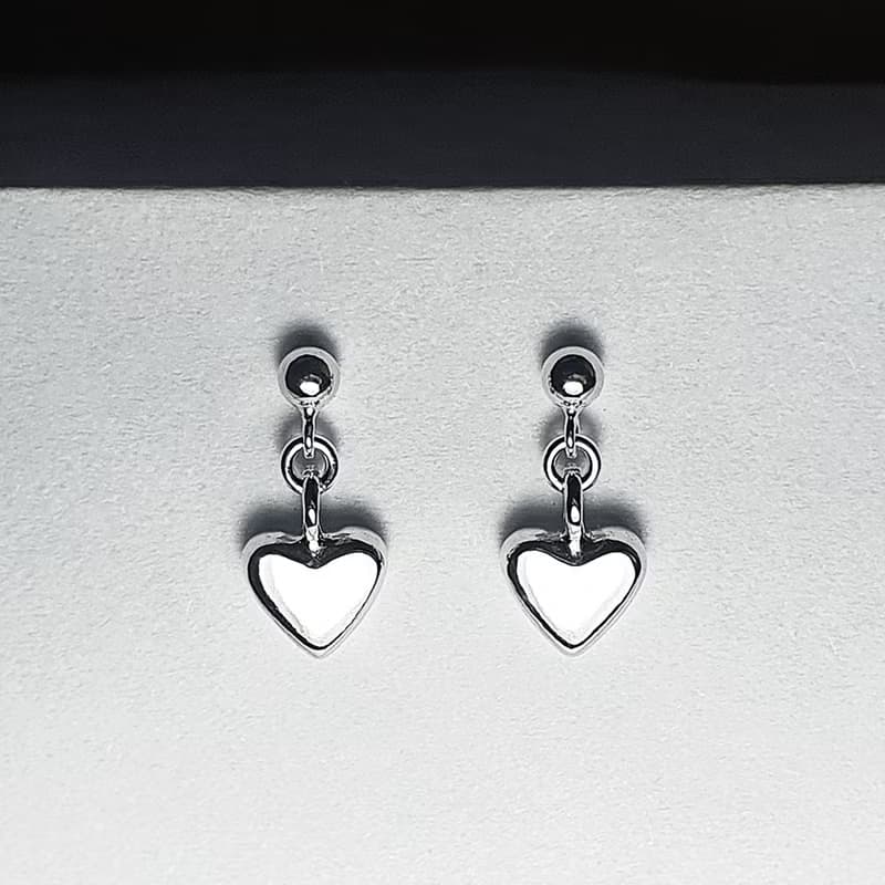 (925 Sterling Silver) Simple Heart Charm Earring